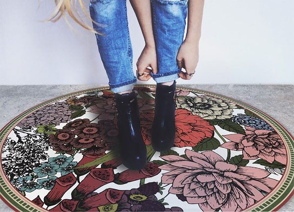 Rond vinyl tapijt Verschillende bloemen