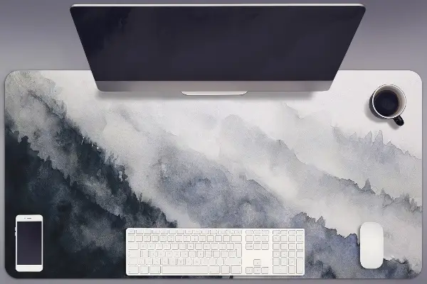 Bureau onderlegger Bergen in de mist