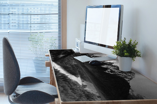 Bureau mat Donkere bergen